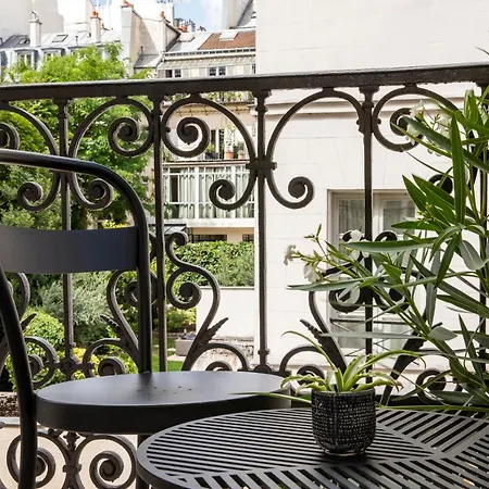 Les Matins De & Hotell 4*