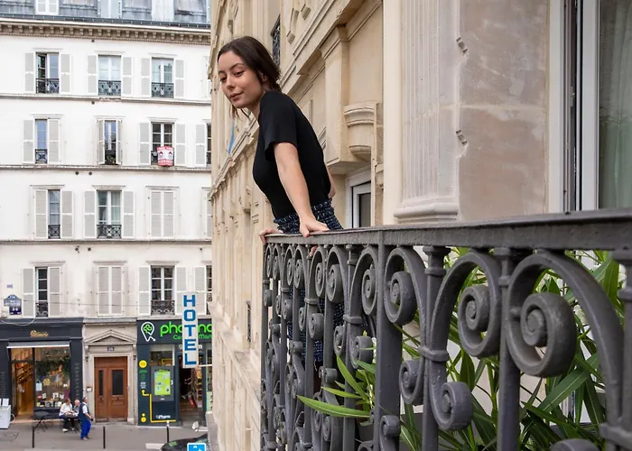 Les Matins De & Hotel